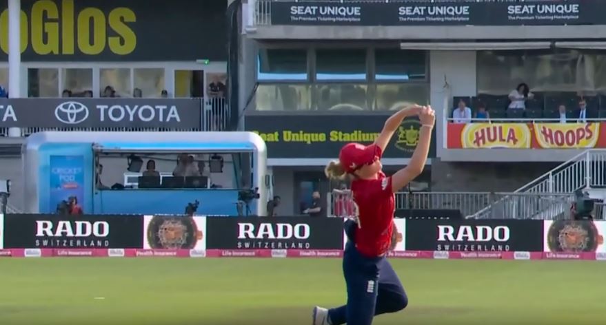 SCREAMER! Smriti Mandhana fell to Lauren Bell’s brilliance