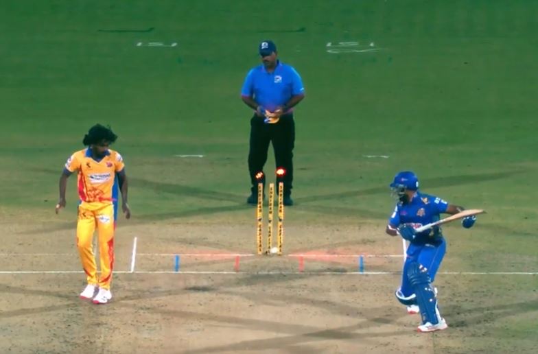 Run-Out Roulette! Bowler’s shoe led to an unreal wicket