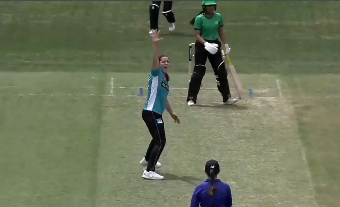 Lucy Hamilton's 4 for 8 | Match 11