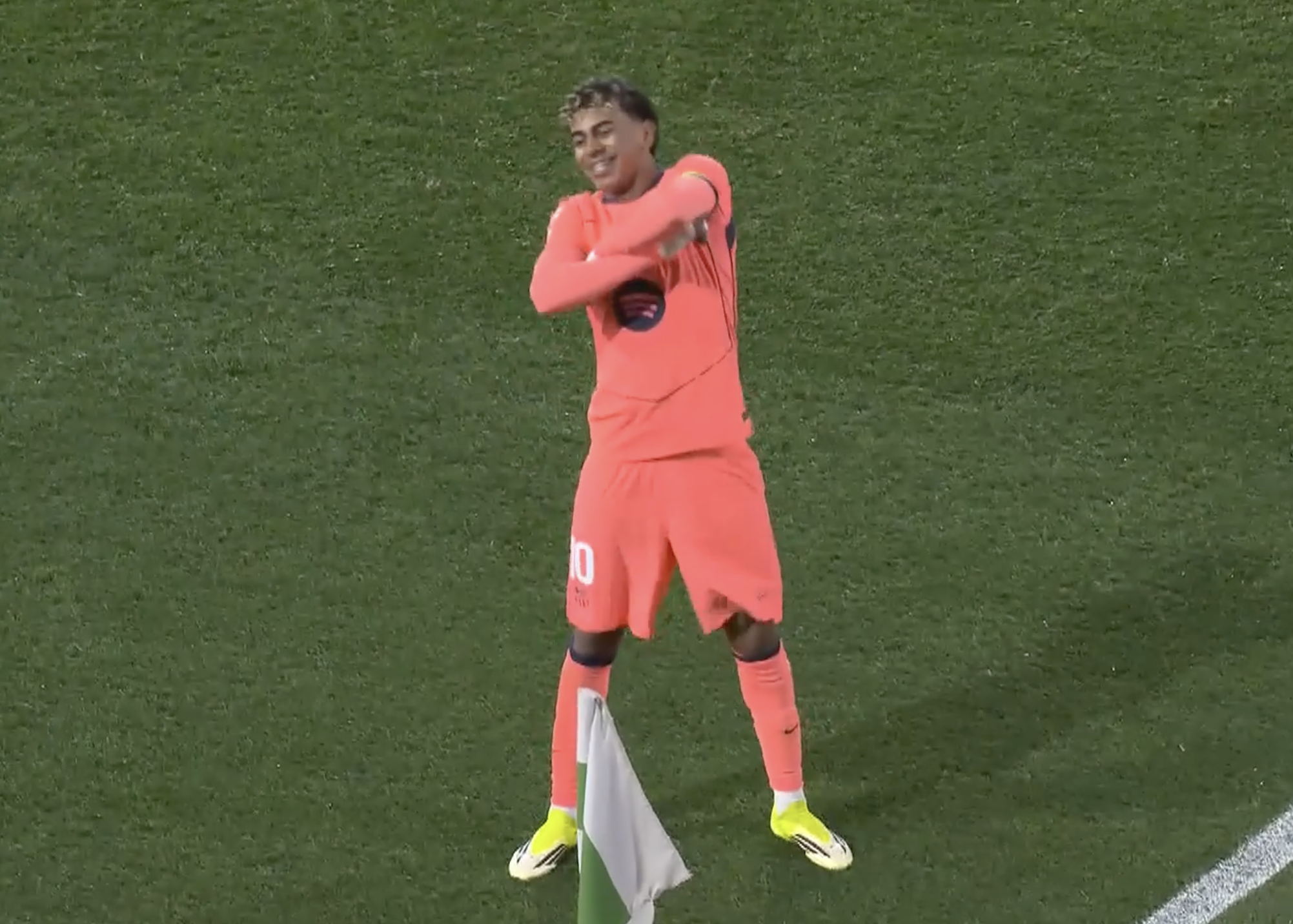 SENSATIONAL YAMAL! Lamine turned the keeper into a spectator