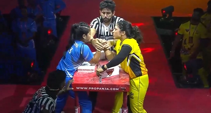 Kiraak Hyderabad vs Mumbai Muscle | Bandarika Kharkongor vs Madhura KN (65 kg) | English Highlights