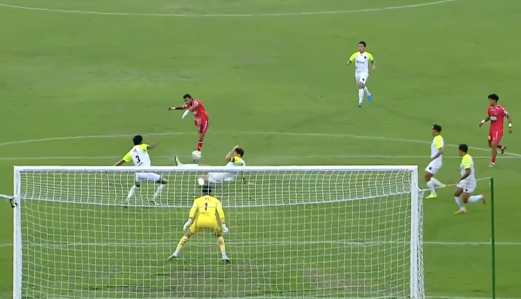 STUNNING FINISH! Macarton pulls NorthEast United FC back on level terms