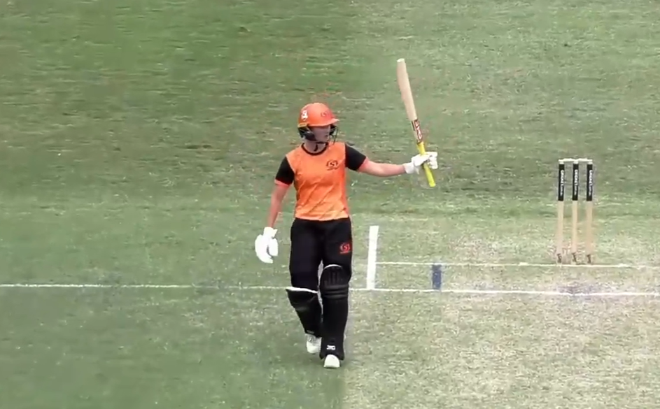 Maddy Darke's 75* off 48 | Match 5