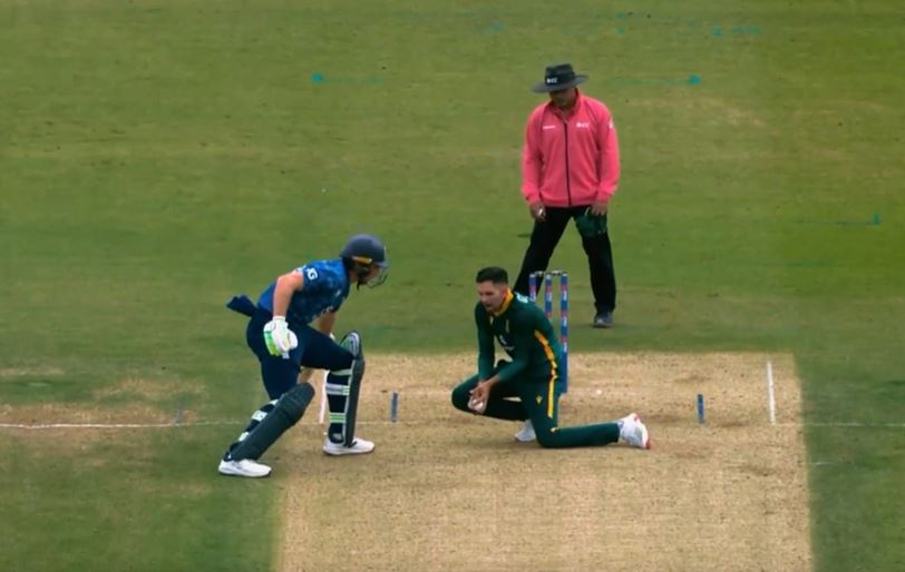 ICE-COLD! Maharaj made a difficult catch look easy