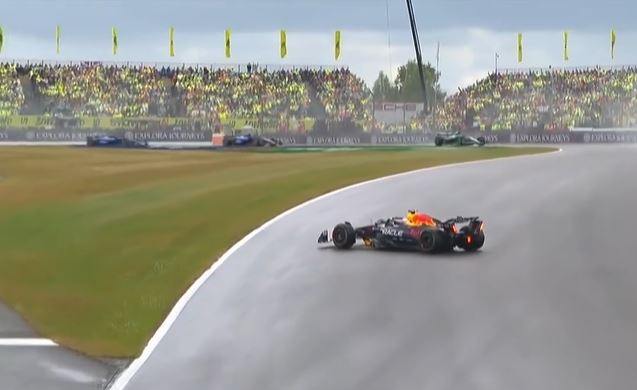 SPIN & SLIDE! Verstappen dropped to P10 post restart drama