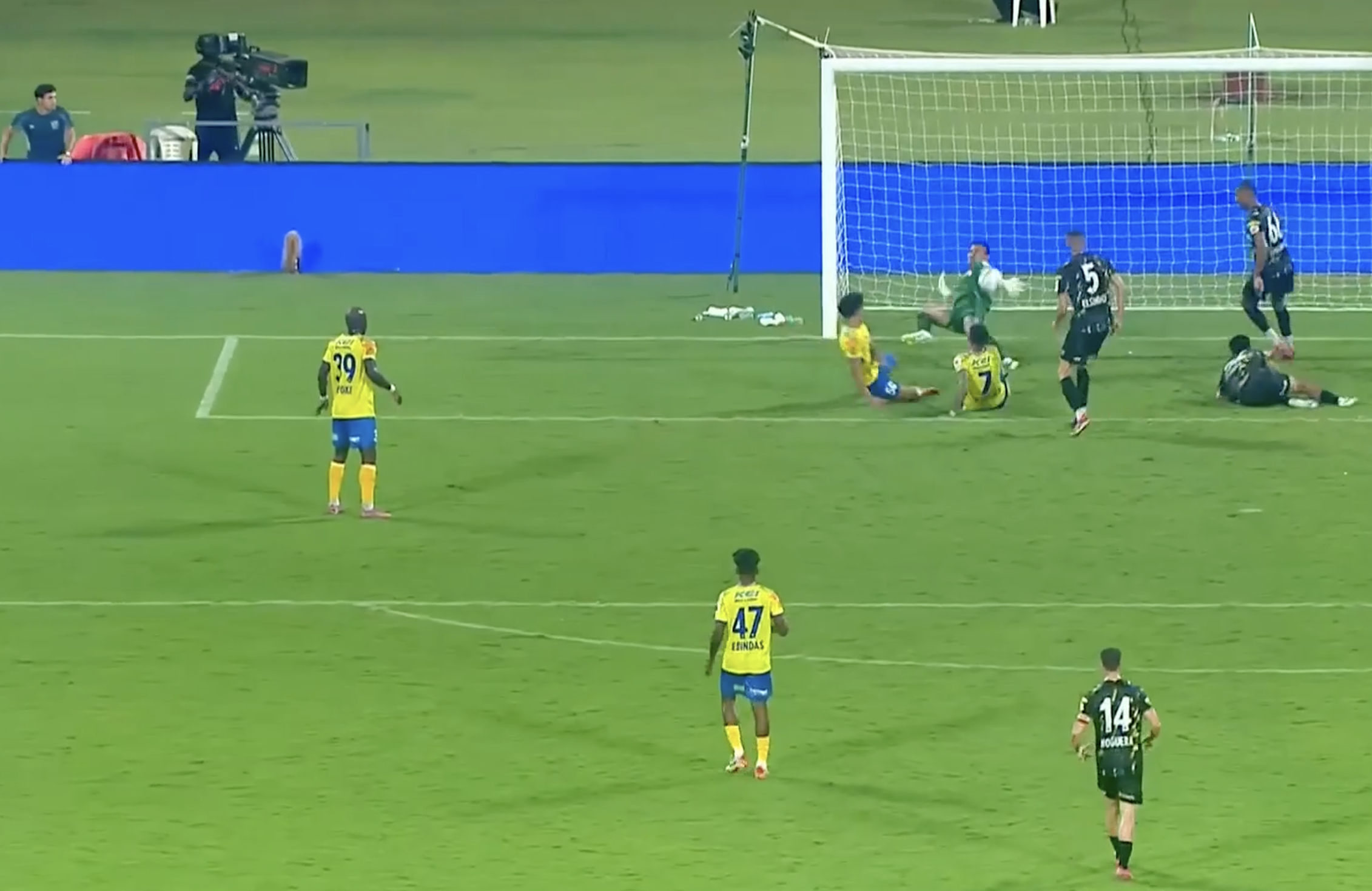 REFLEX MASTERCLASS! Mohammad Nawaz pulls off a huge double save