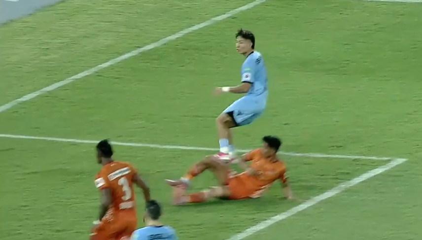CLINICAL! Hmingthanmawia Ralte fires Mumbai ahead