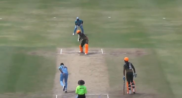 Murgaran Shoulette's 3 for 17 | Match 17