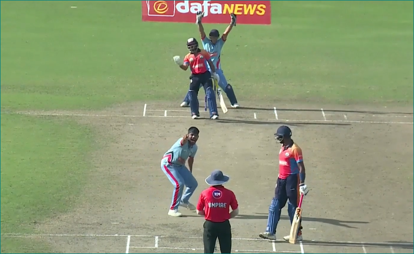 Hemant Joshi's 4 for 14 | Match 32