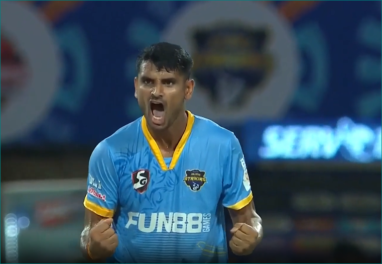 Suraj Jaiswal's 3 for 28 | Match 25