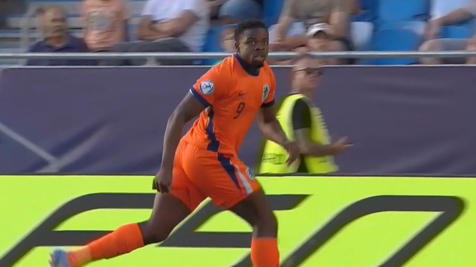 Noah Ohio outfoxed the keeper with a long-range goal | Goal of the day 9