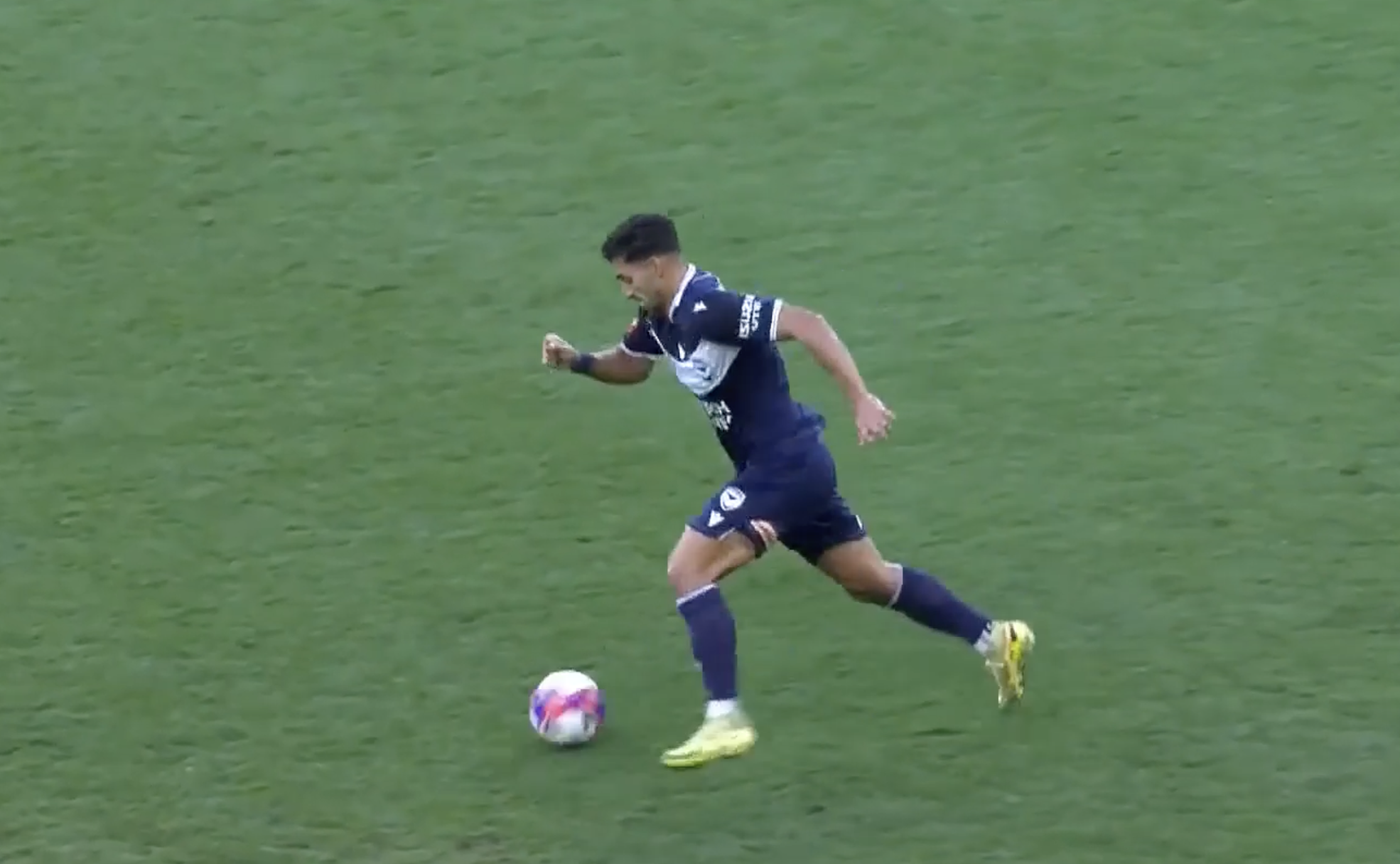 INDIVIDUAL BRILLIANCE! Nikos Vergos secures huge win for Victory