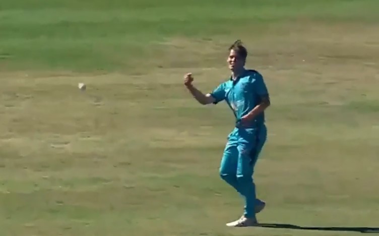 Michael Neumann's 3 for 39 | Match 15