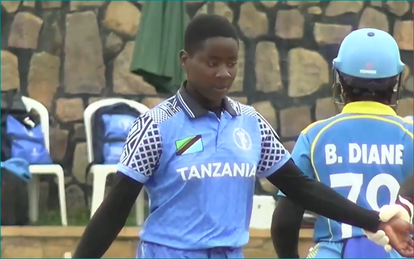 Agnes Qwele's 4 for 12 | Match 38