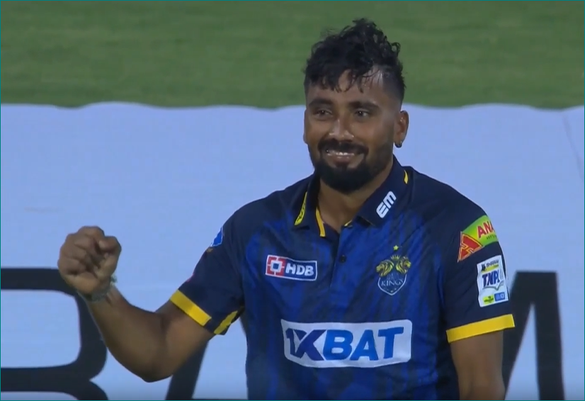 Ramesh Divakar's 3 for 16 | Match 18