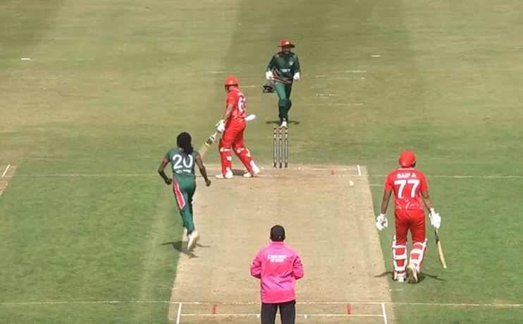 Nelson Odhiambo's 3 for 43 | Match 30