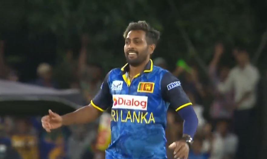 First Over Fire! Nuwan Thushara struck right away