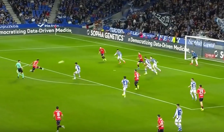 UNREAL FINISH! Jon Moncayola stuns Anoeta Stadium