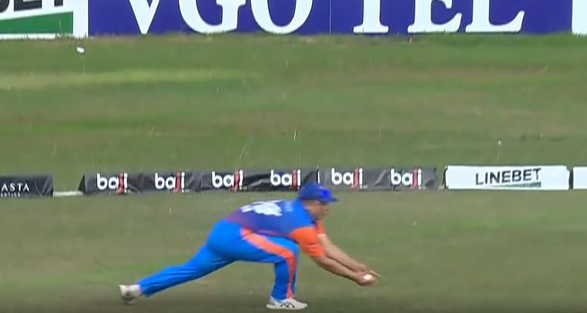 BLINDER ALERT! Piyush Chawla stunned Leicester