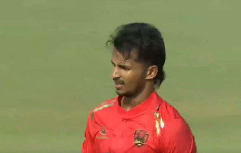 Pinninti Tejaswi's 4 for 9 | Match 8