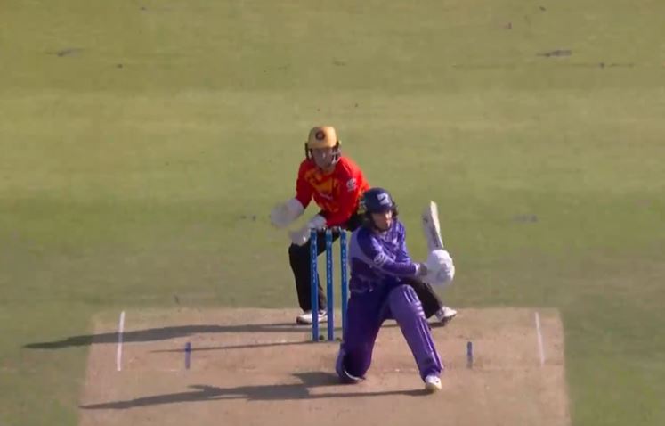 Switch-Hit Mastery! Litchfield hammered it for a brilliant boundary