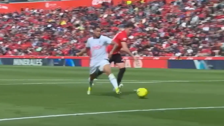 EXQUISITE! Pickel fires Espanyol ahead from Dolan's brilliant assist