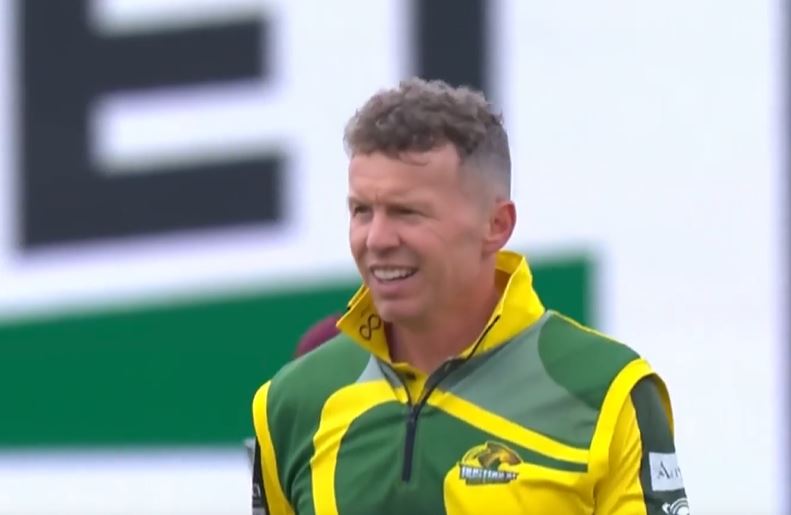 Double Damage! Peter Siddle took two wickets in the over 