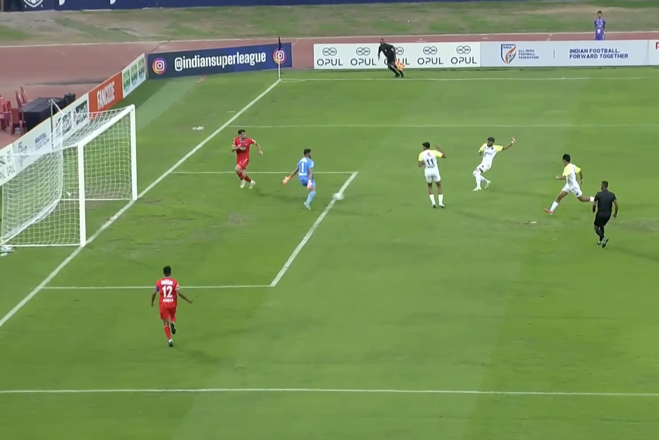 ABSOLUTE HOWLER! Rahul KP capitalises on a defensive error for Odisha FC