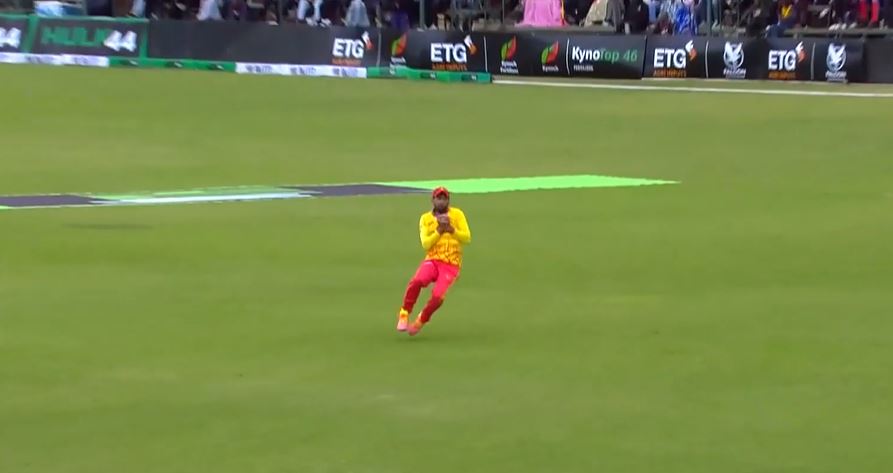 Catching Excellence! Sikandar Raza pulled off a beauty