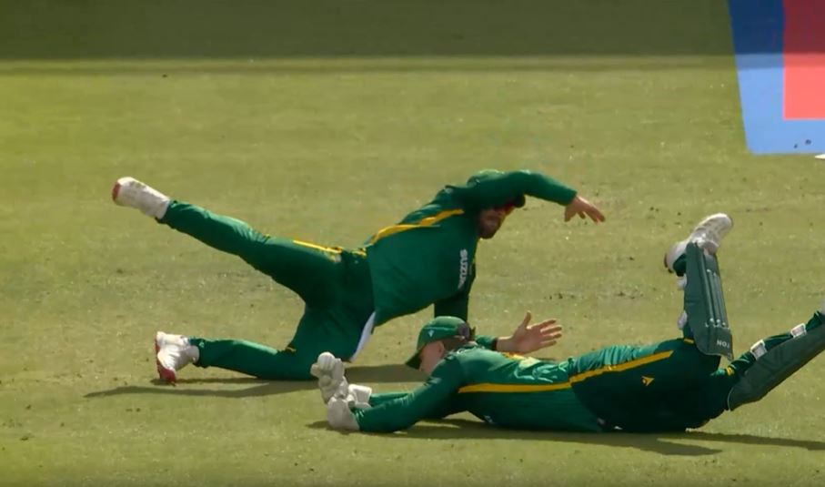 EXCEPTIONAL! Rickelton's heart-stopping grab sent Root packing