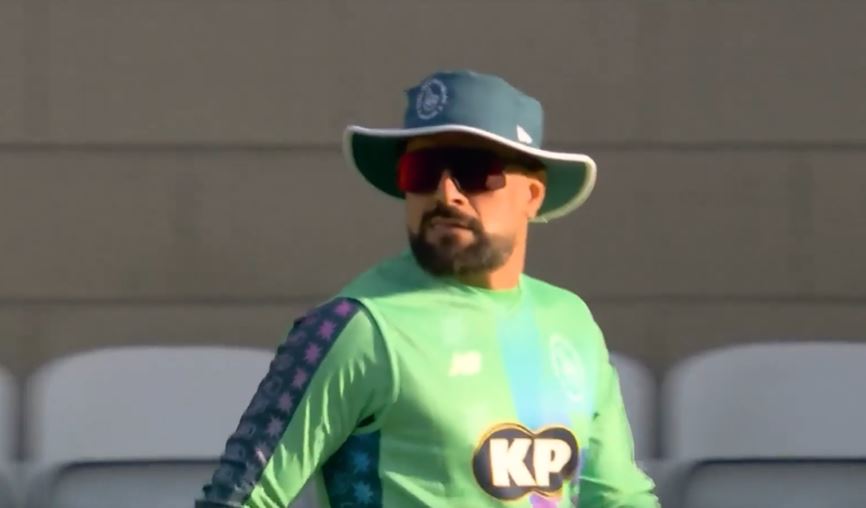 STYLISH! Rashid Khan’s slide shut down the boundary