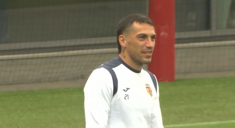 Romania train on eve of last-16 clash against the Netherlands