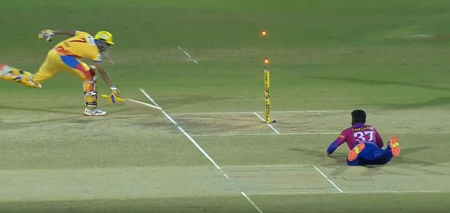 UNFORTUNATE! Batter dodged the LBW but ran into a run-out