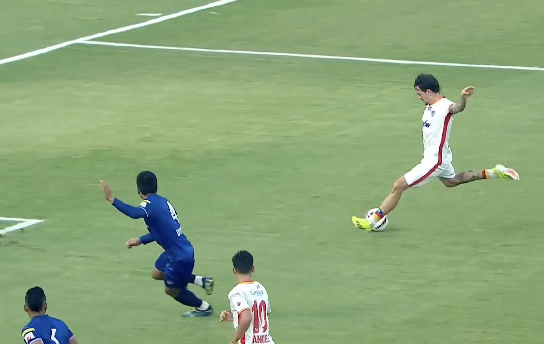 BRILLIANT FINISH! Ryan Williams fires Bengaluru FC level