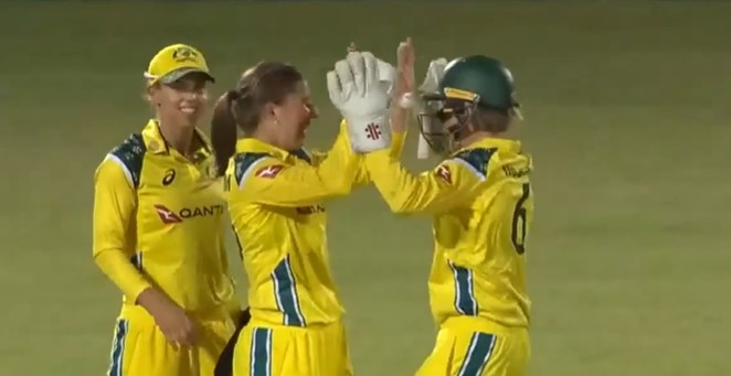 Georgia Wareham's 3 for 29 | 2nd ODI