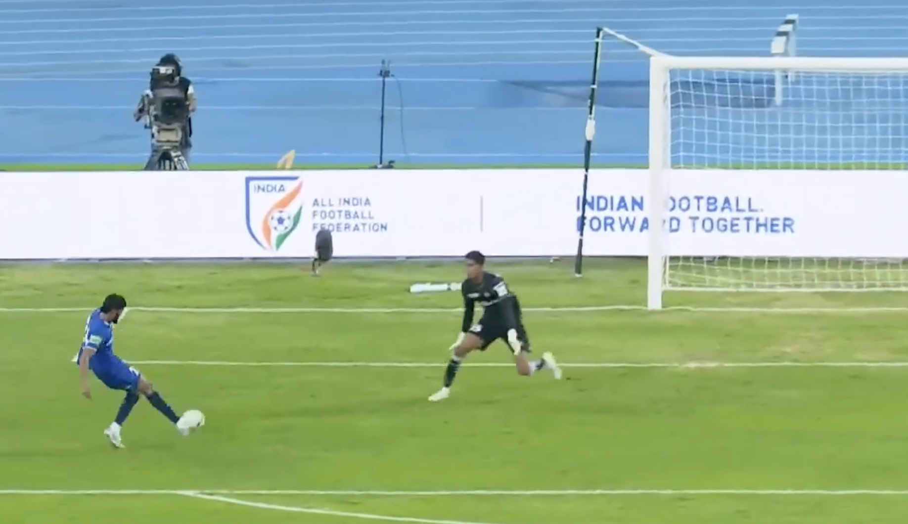 Sahil Tavora's Costly Error! Irfan Yadwad fires Chennaiyin FC ahead