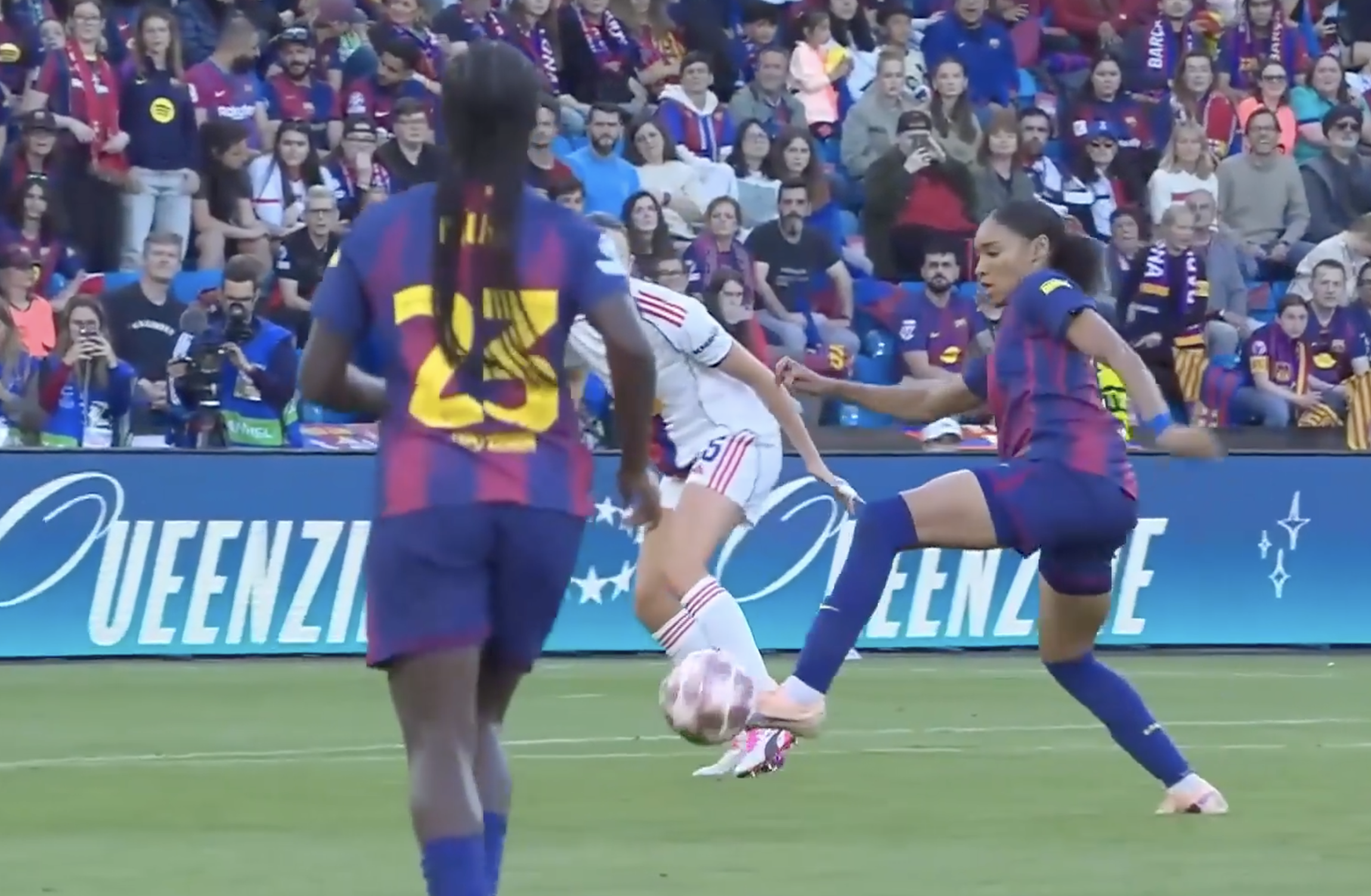 GOLAZO! Salma lights up UWCL final with an absolute belter