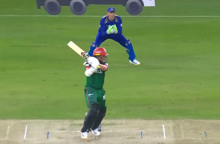 444! Sam Curran lights up the final