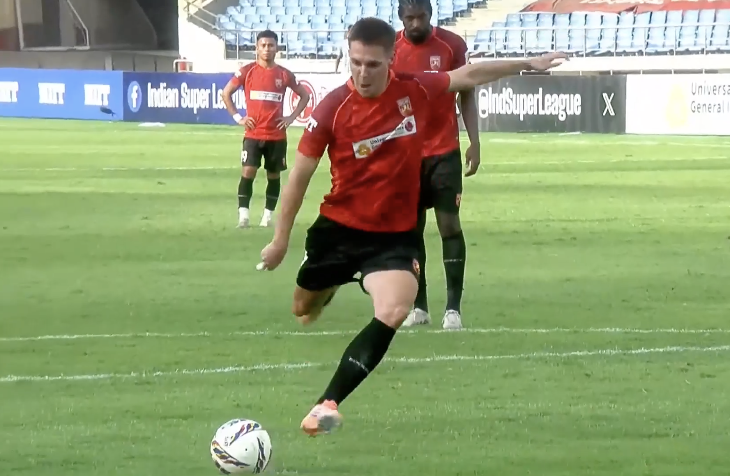 CLINICAL! Babovic buries it from the spot for SC Delhi