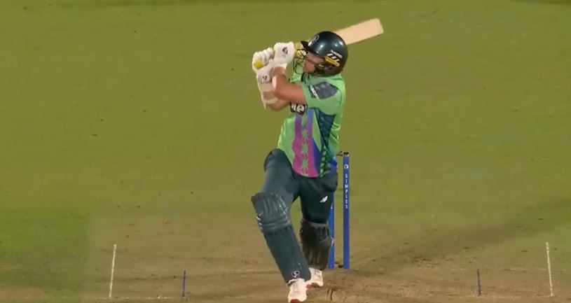 32 OFF 5! Sam Curran went on a rampage