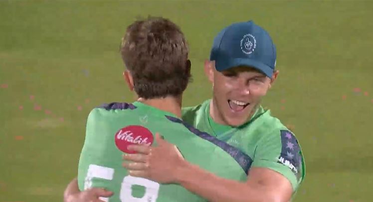 Curran Magic! Tom and Sam combined for a stunning wicket