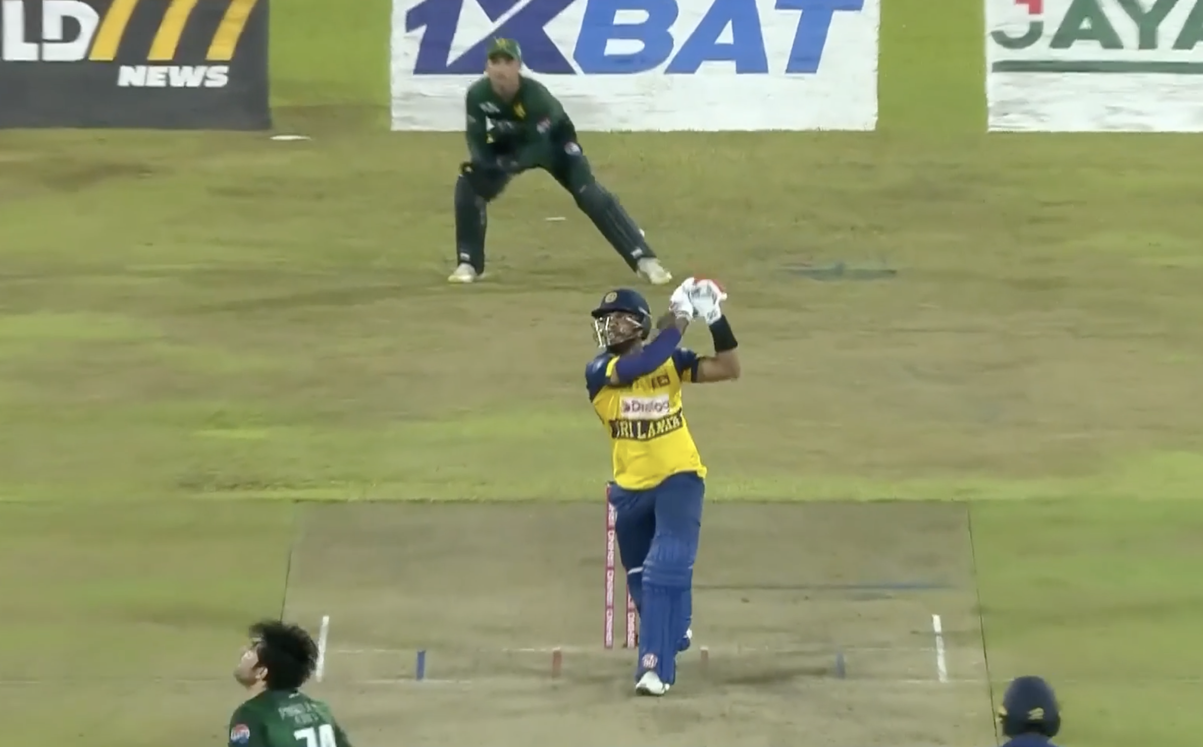 HAT-TRICK OF SIXES! Dasun Shanaka goes on a rampage