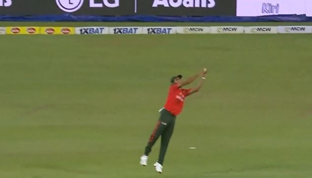Surprise Grab! Tanzim Hasan Sakib ignited the pitch