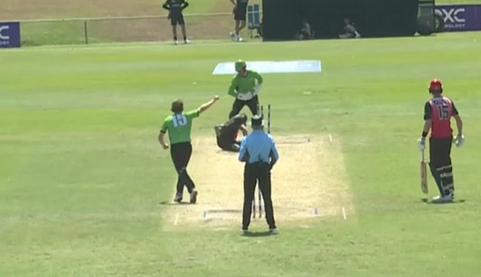 Melbourne Renegades Academy vs Melbourne Stars Academy: Reiley Mark's 3 for 21
