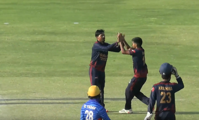 Shoeb Khan's 3 for 27 | Match 30