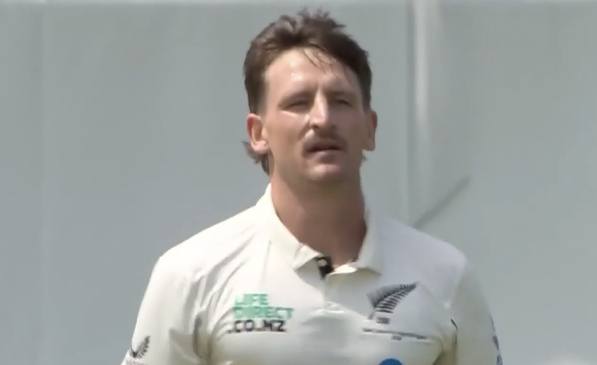 SENSATIONAL! Nathan Smith's double strike in the first over