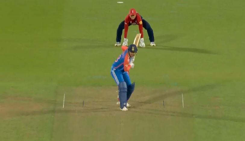 MANDHANA MAGIC! Fifty sealed with a boundary
