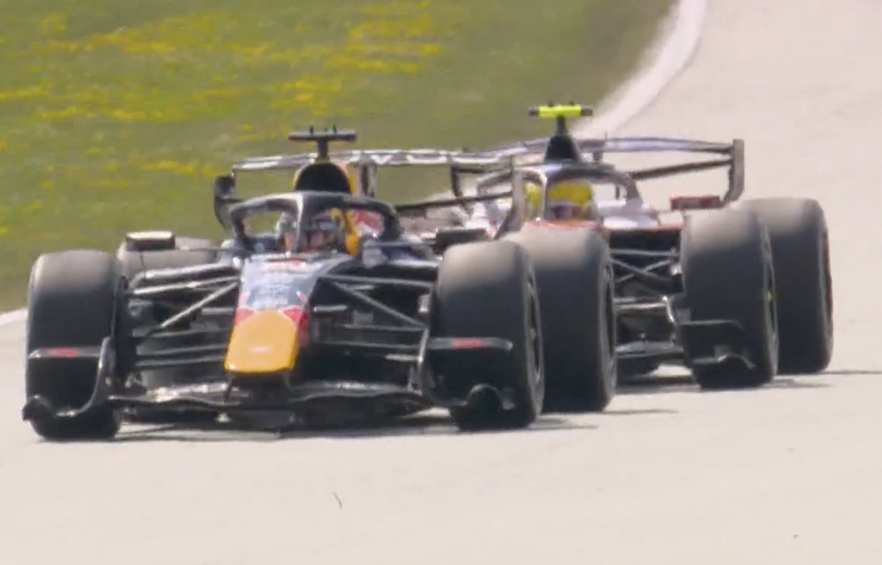 ABSOLUTE CINEMA! Verstappen and Hamilton go wheel-to-wheel