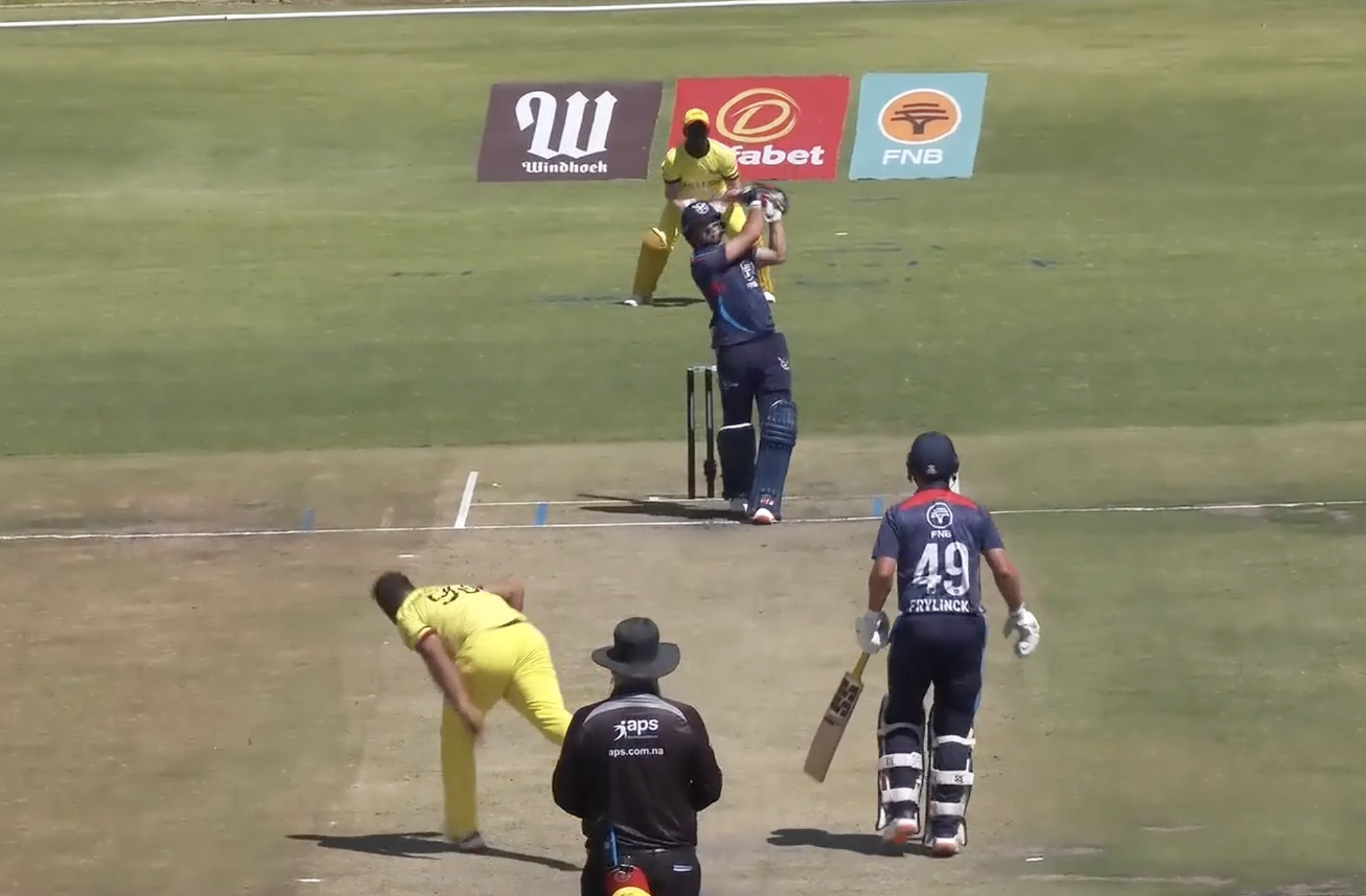 ローレン・スティーンカンプの82ランオフ52。3回目のt20