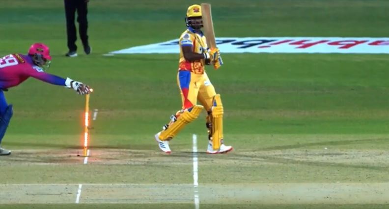 Outsmarted! Wicketkeeper caught the batsman napping